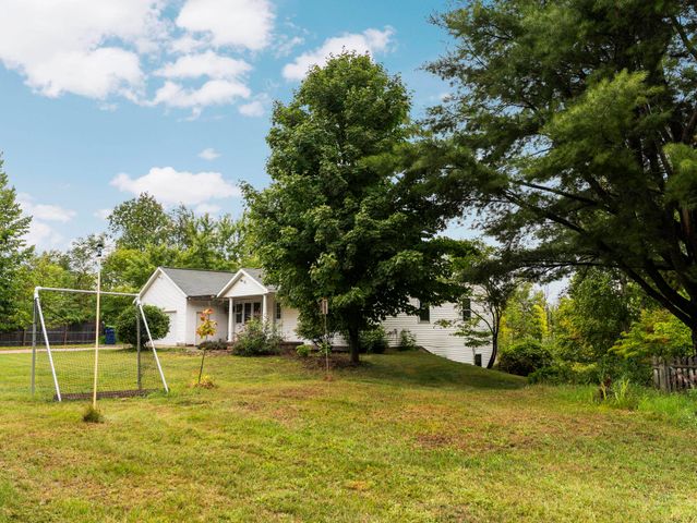 1719 Vanderlip Road, East Bay Twp, MI 49686