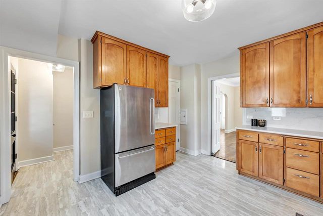 1306 E FOREST AVENUE, Neenah, WI 54956