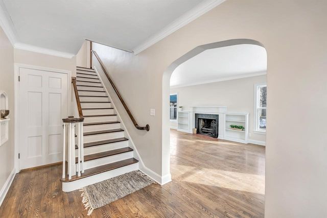 1306 E FOREST AVENUE, Neenah, WI 54956