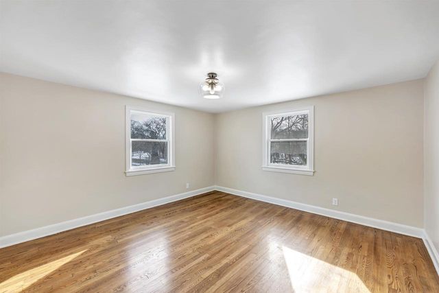 1306 E FOREST AVENUE, Neenah, WI 54956