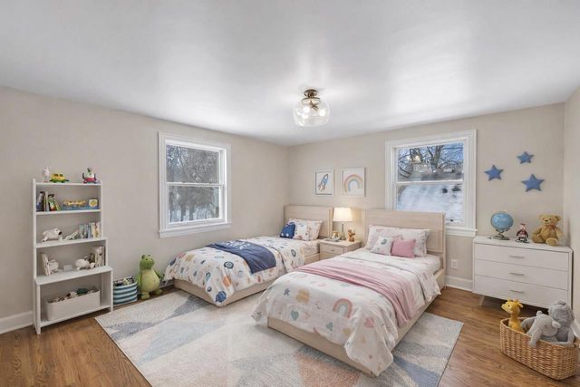 1306 E FOREST AVENUE, Neenah, WI 54956