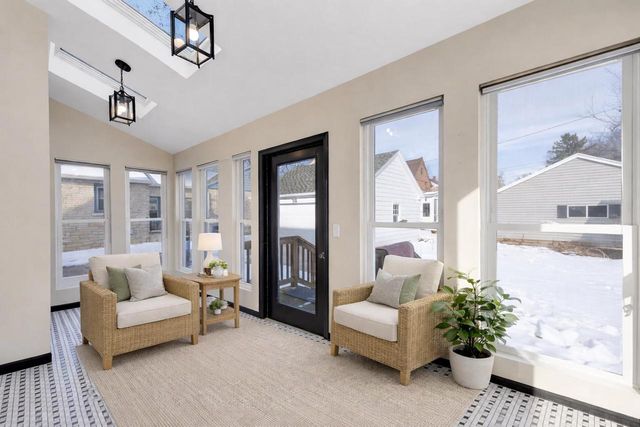 1306 E FOREST AVENUE, Neenah, WI 54956