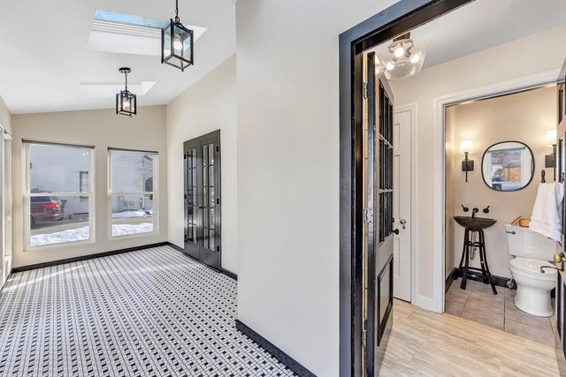 1306 E FOREST AVENUE, Neenah, WI 54956