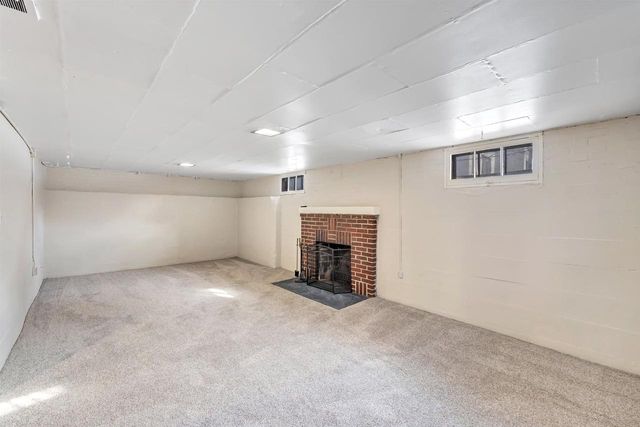 1306 E FOREST AVENUE, Neenah, WI 54956