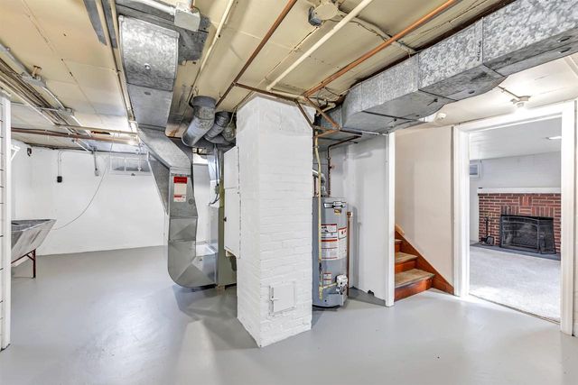 1306 E FOREST AVENUE, Neenah, WI 54956