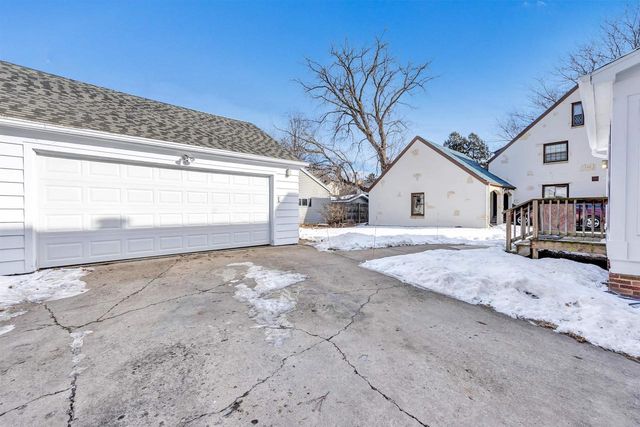 1306 E FOREST AVENUE, Neenah, WI 54956