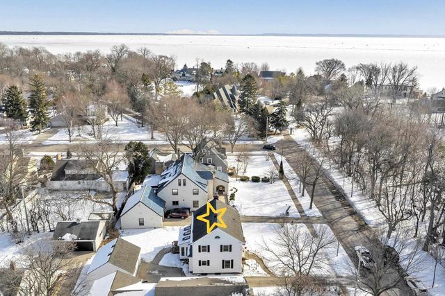 1306 E FOREST AVENUE, Neenah, WI 54956