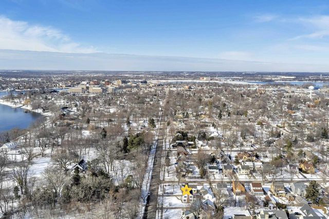 1306 E FOREST AVENUE, Neenah, WI 54956