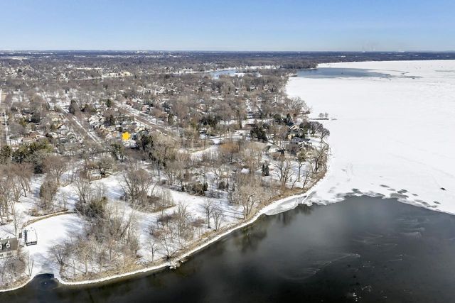 1306 E FOREST AVENUE, Neenah, WI 54956