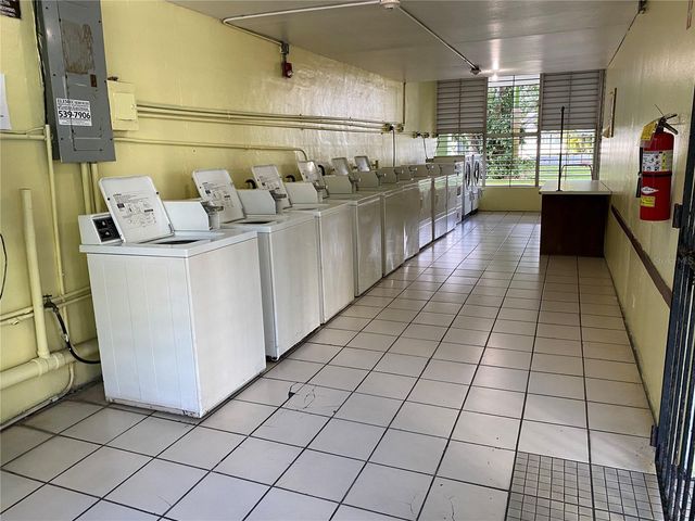 424 CALLE ENSENADA 1001, San Juan, PR 00920