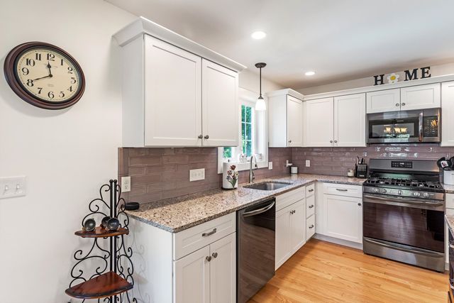 106 Maple Ridge Road, Nottingham, NH 03290