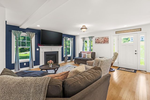 106 Maple Ridge Road, Nottingham, NH 03290