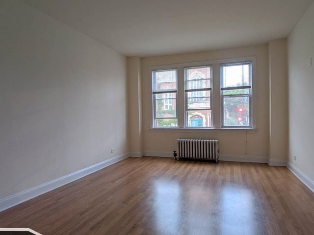 2600 N Kimball Avenue 204, Chicago, IL 60647
