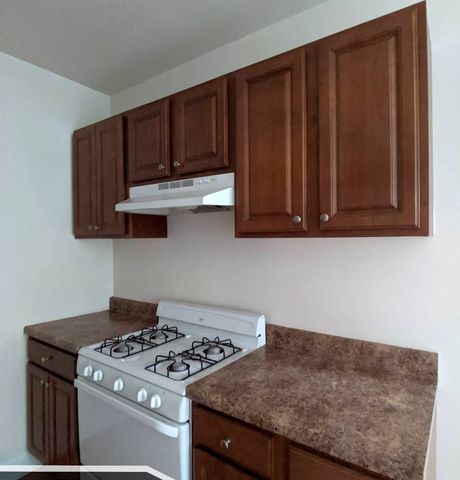 2600 N Kimball Avenue 204, Chicago, IL 60647