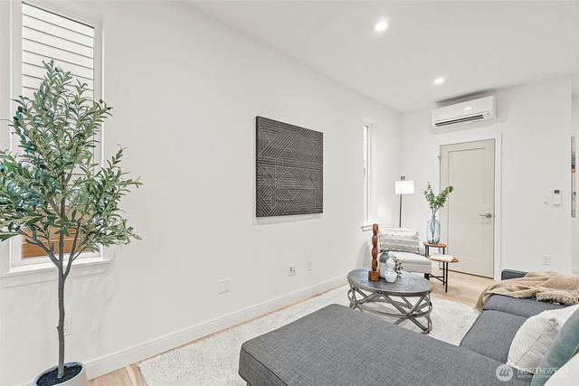 3552 S Dawson Street, Seattle, WA 98118