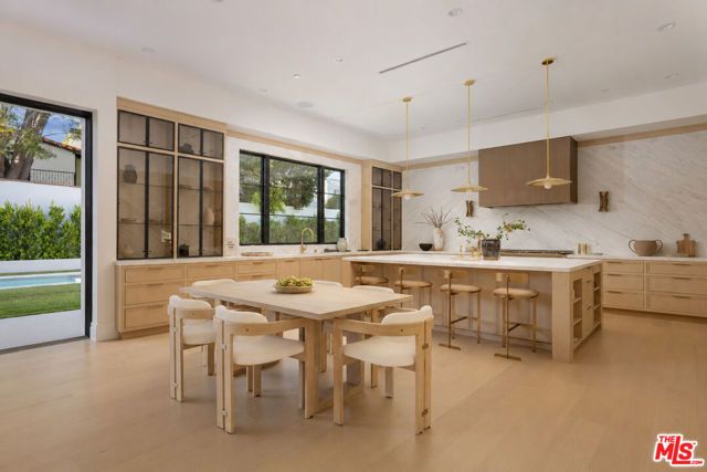 12041 Coyne Street, Los Angeles, CA 90049