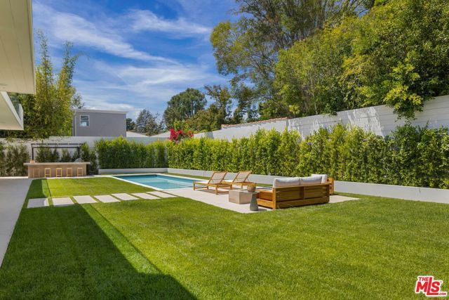 12041 Coyne Street, Los Angeles, CA 90049