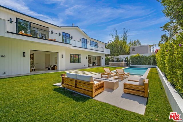 12041 Coyne Street, Los Angeles, CA 90049