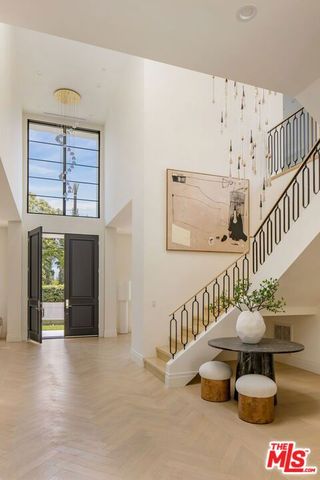 12041 Coyne Street, Los Angeles, CA 90049