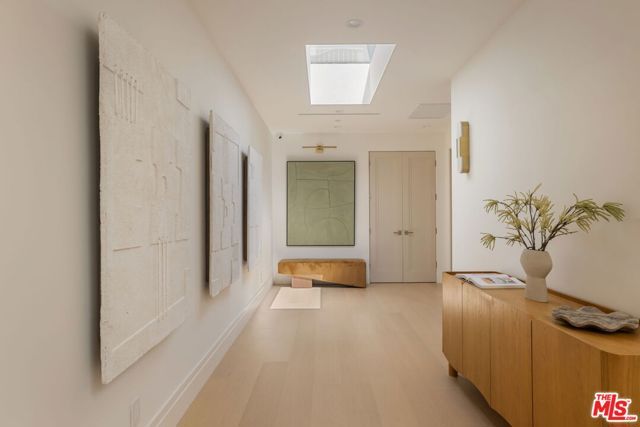 12041 Coyne Street, Los Angeles, CA 90049