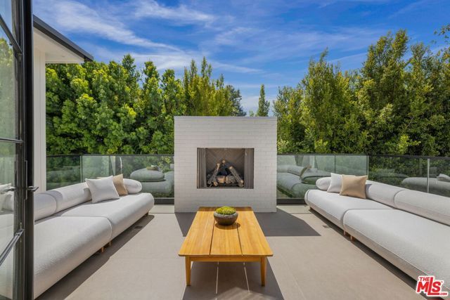 12041 Coyne Street, Los Angeles, CA 90049
