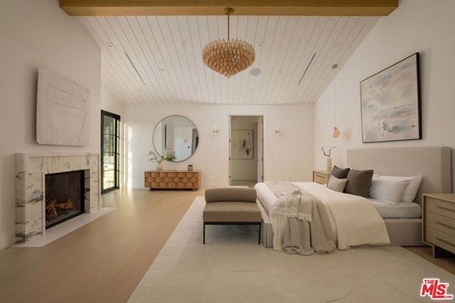12041 Coyne Street, Los Angeles, CA 90049