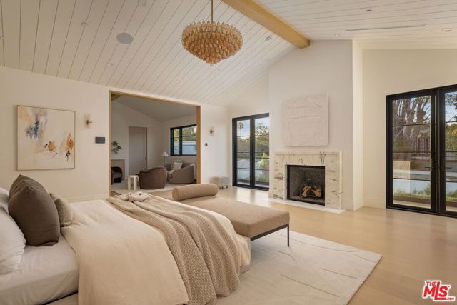 12041 Coyne Street, Los Angeles, CA 90049