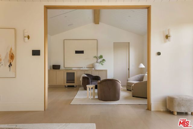 12041 Coyne Street, Los Angeles, CA 90049
