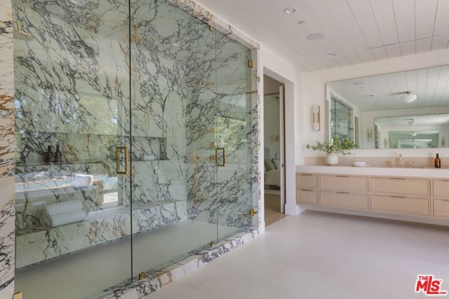 12041 Coyne Street, Los Angeles, CA 90049