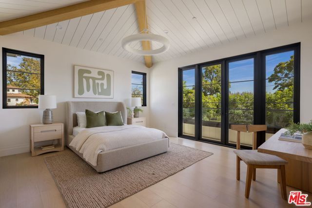 12041 Coyne Street, Los Angeles, CA 90049