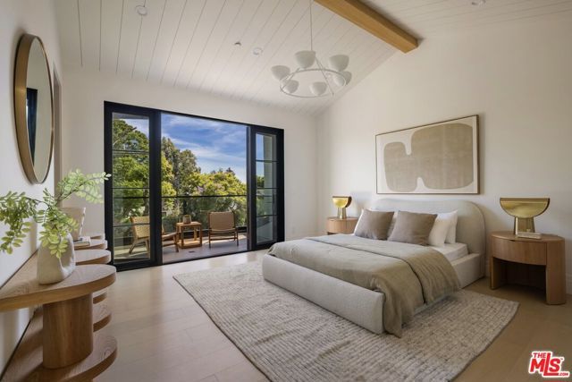12041 Coyne Street, Los Angeles, CA 90049