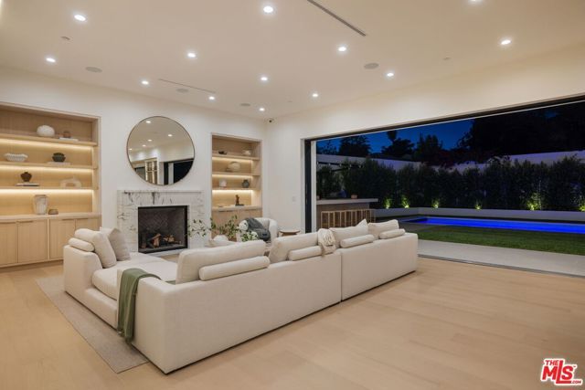12041 Coyne Street, Los Angeles, CA 90049