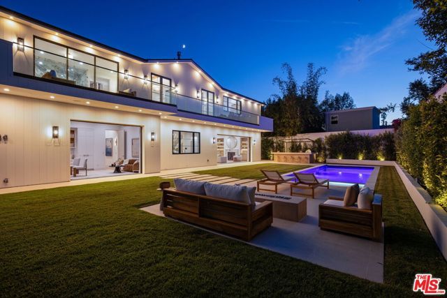 12041 Coyne Street, Los Angeles, CA 90049