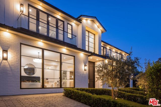 12041 Coyne Street, Los Angeles, CA 90049