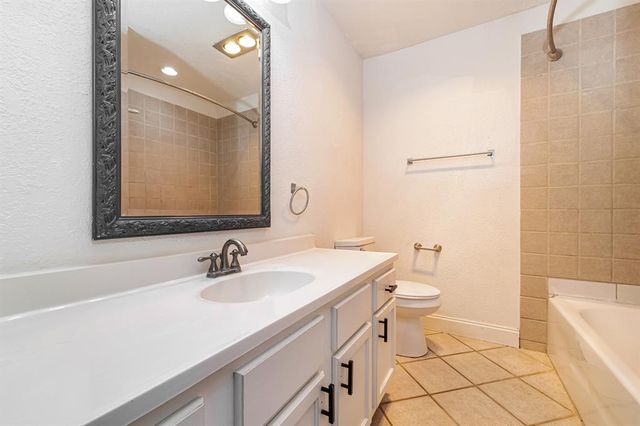 1120 Mars Road, Edmond, OK 73003
