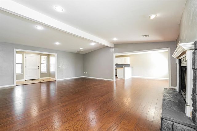 1120 Mars Road, Edmond, OK 73003