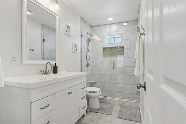 334 W Main St, Kerrville, TX 78028