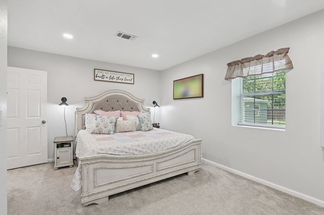 334 W Main St, Kerrville, TX 78028