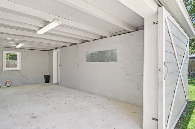 334 W Main St, Kerrville, TX 78028
