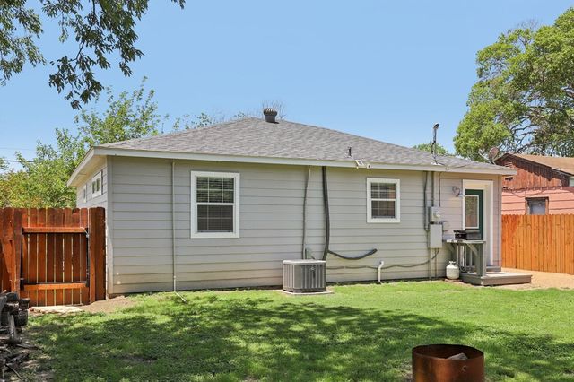 334 W Main St, Kerrville, TX 78028