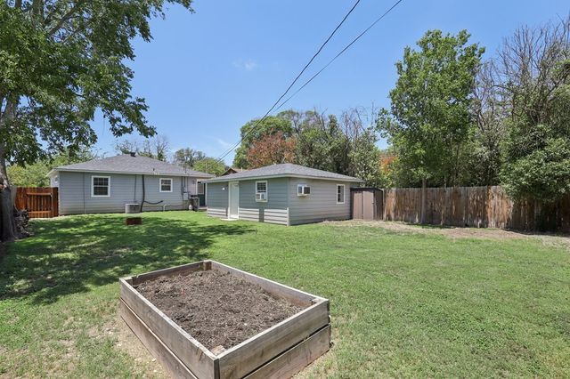 334 W Main St, Kerrville, TX 78028