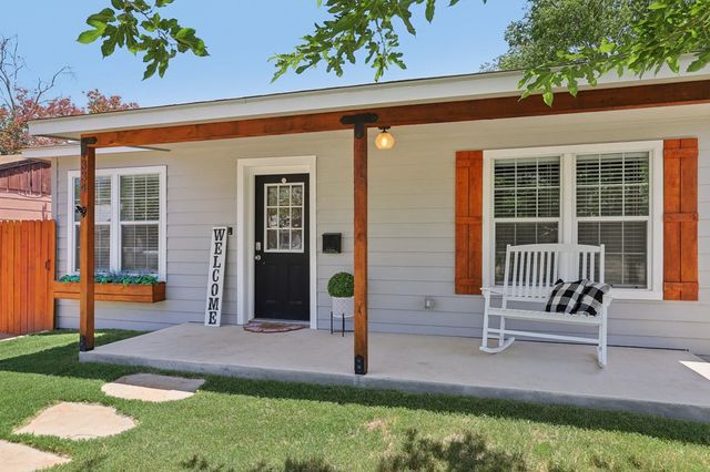 334 W Main St, Kerrville, TX 78028