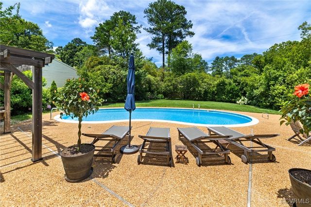 8950 Bellefonte Rd, Henrico, VA 23229