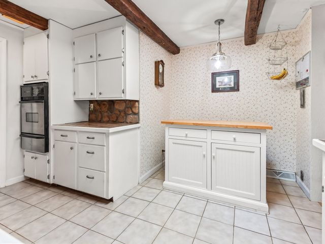 360 Wood St, Hopkinton, MA 01748