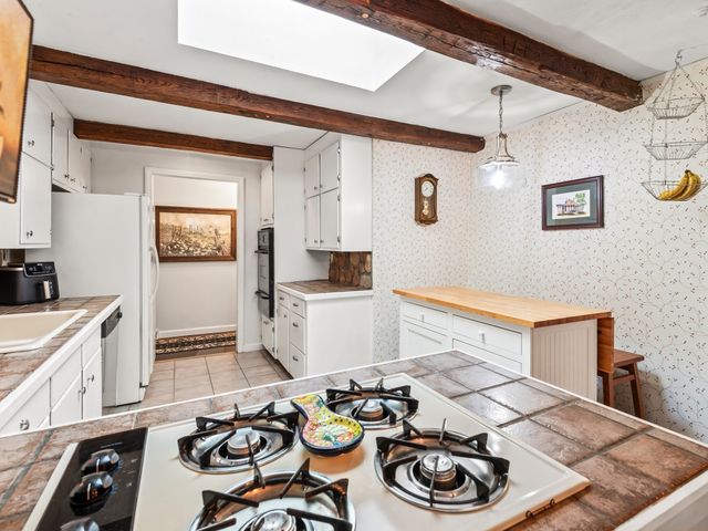 360 Wood St, Hopkinton, MA 01748