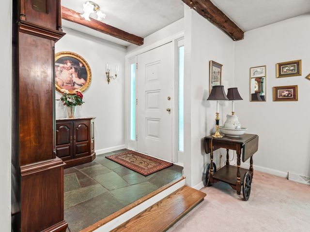 360 Wood St, Hopkinton, MA 01748