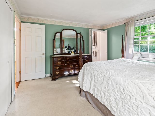 360 Wood St, Hopkinton, MA 01748