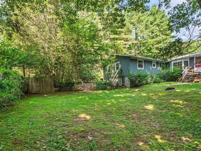 360 Wood St, Hopkinton, MA 01748