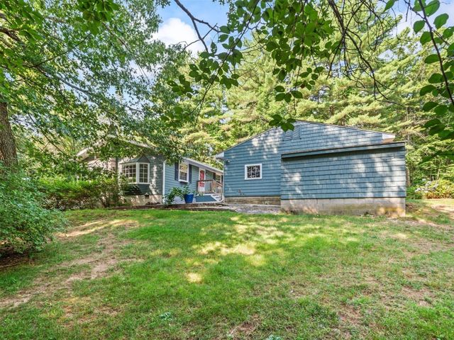 360 Wood St, Hopkinton, MA 01748