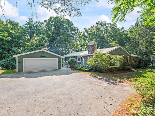 360 Wood St, Hopkinton, MA 01748